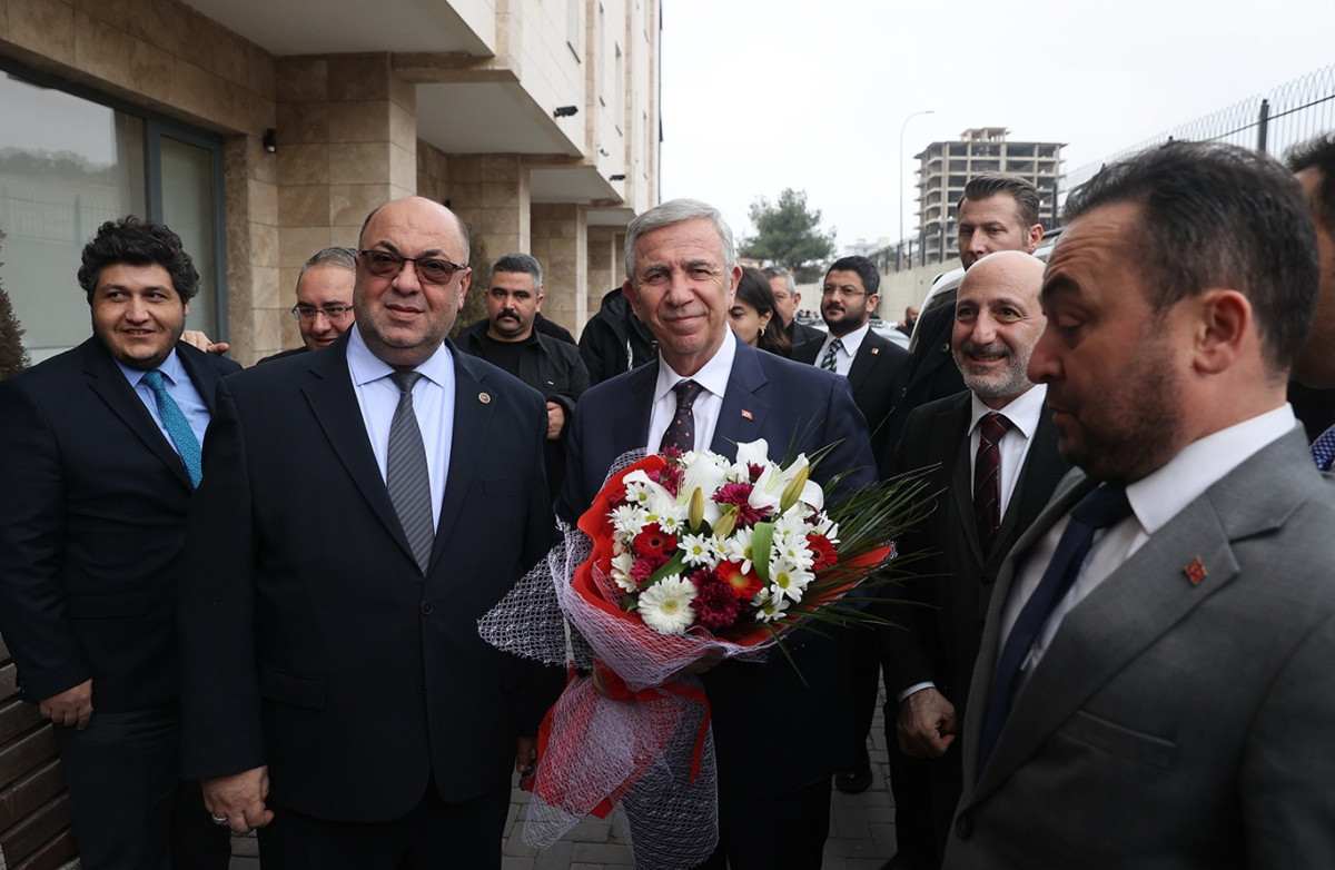 Ankara Büyükşehir Belediye Başkanı Mansur Yavaş, Dulkadiroğlu Belediyesi’ni Ziyaret Etti