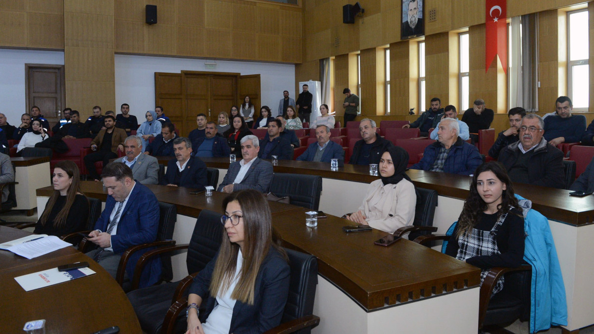 Büyükşehir’den Muhtarlara Zararlılarla Mücadele Eğitimi