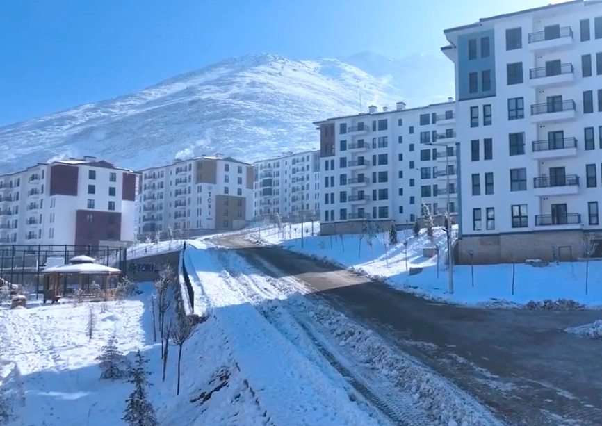 Elbistan'da 3 bin 621 Depremzede Kışı Yeni Sıcak Yuvalarında Geçiriyor 