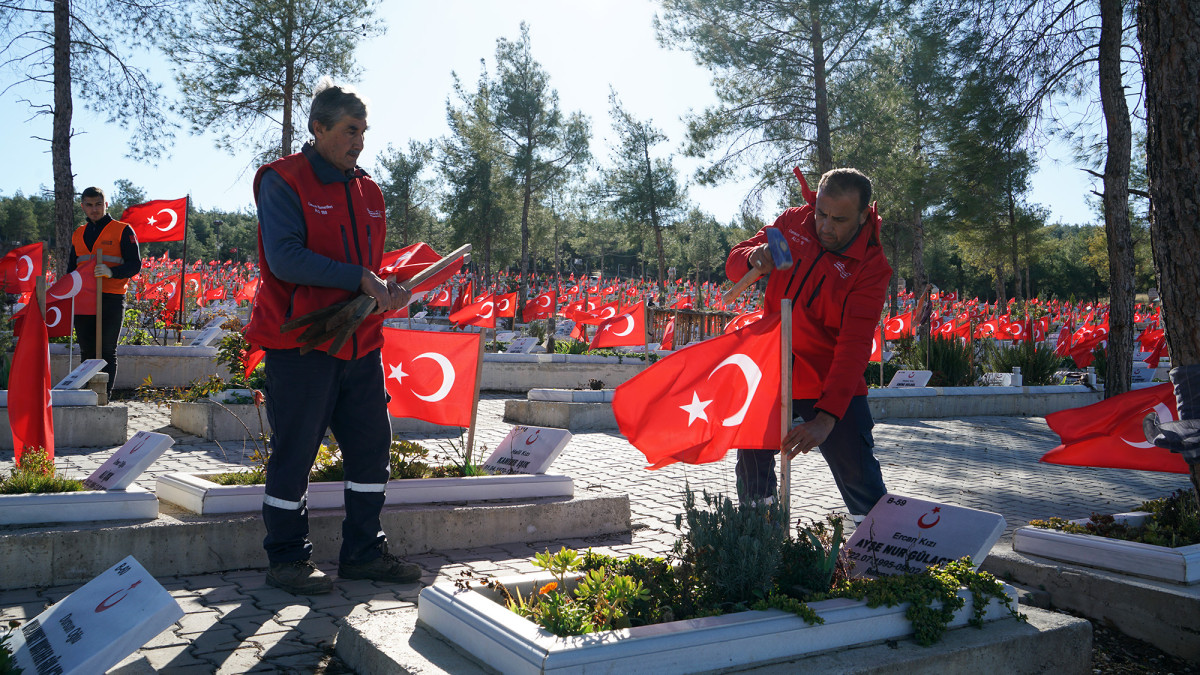 Kapıçam Deprem Şehitliği’nde 6 Şubat Anma Töreni Hazırlıkları Sürüyor